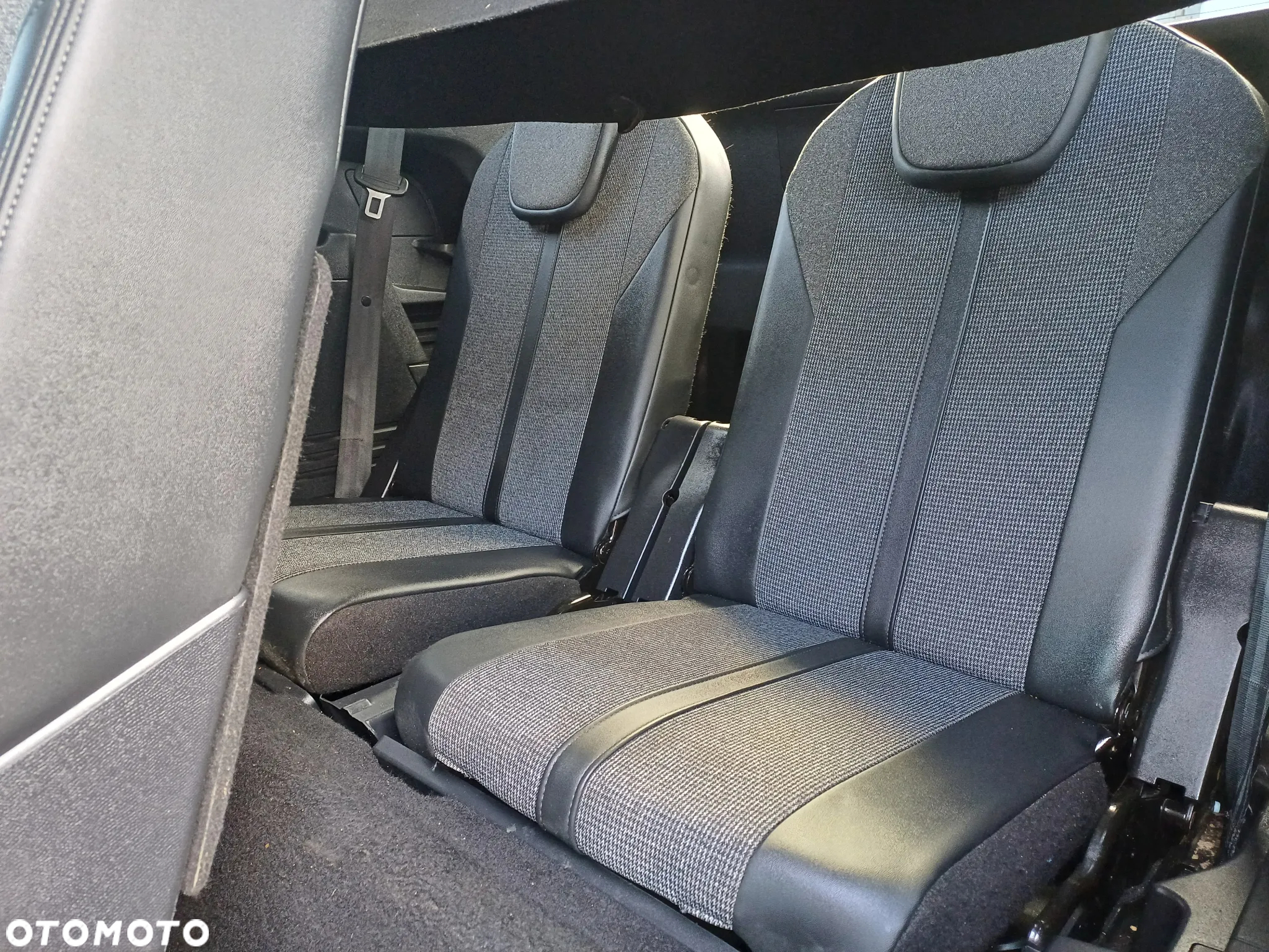 Peugeot 5008 1.2 PureTech Allure S&S - 17