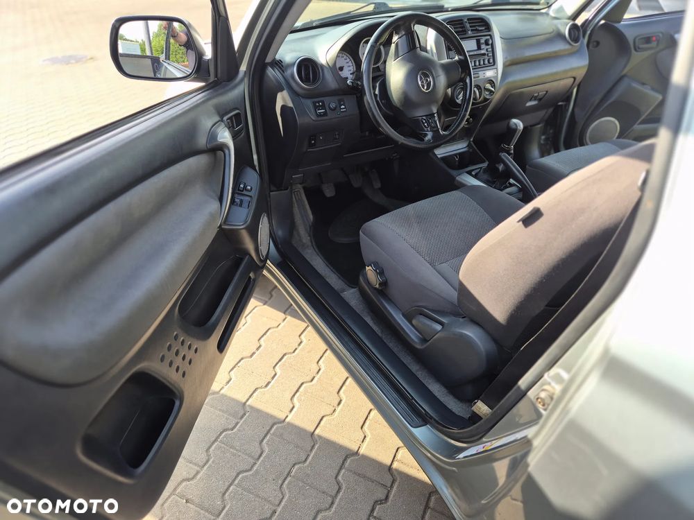 Toyota RAV4 2.0 VVT-i Luna - 12