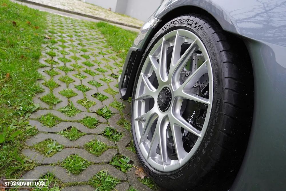 Porsche 718 Spyder RS - 10