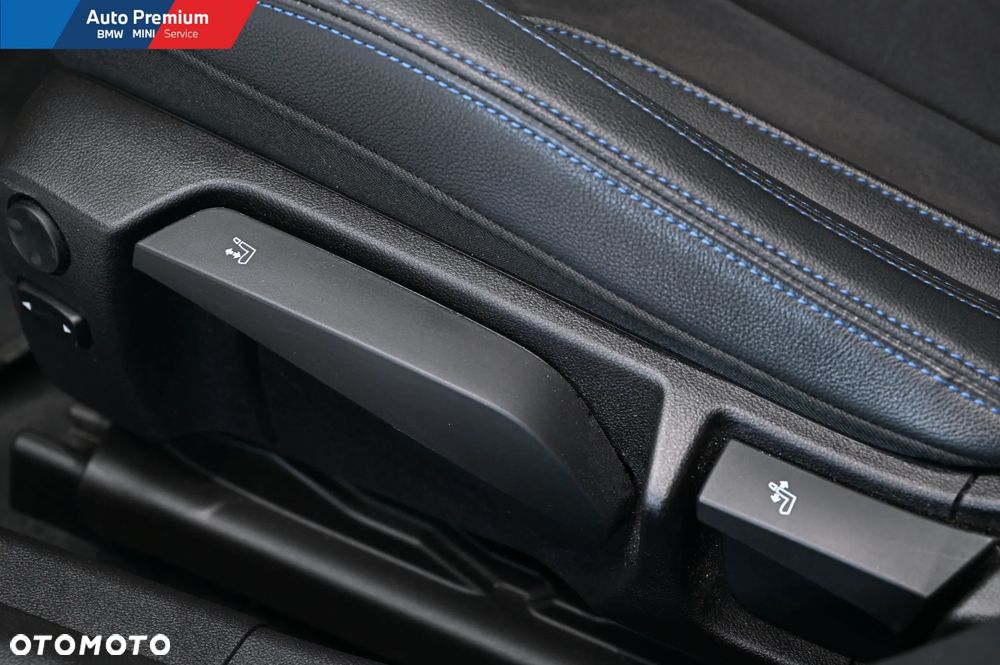 BMW Seria 3 320d xDrive mHEV - 12