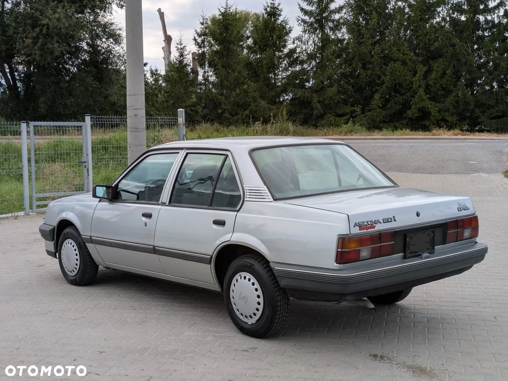 Opel Ascona - 10