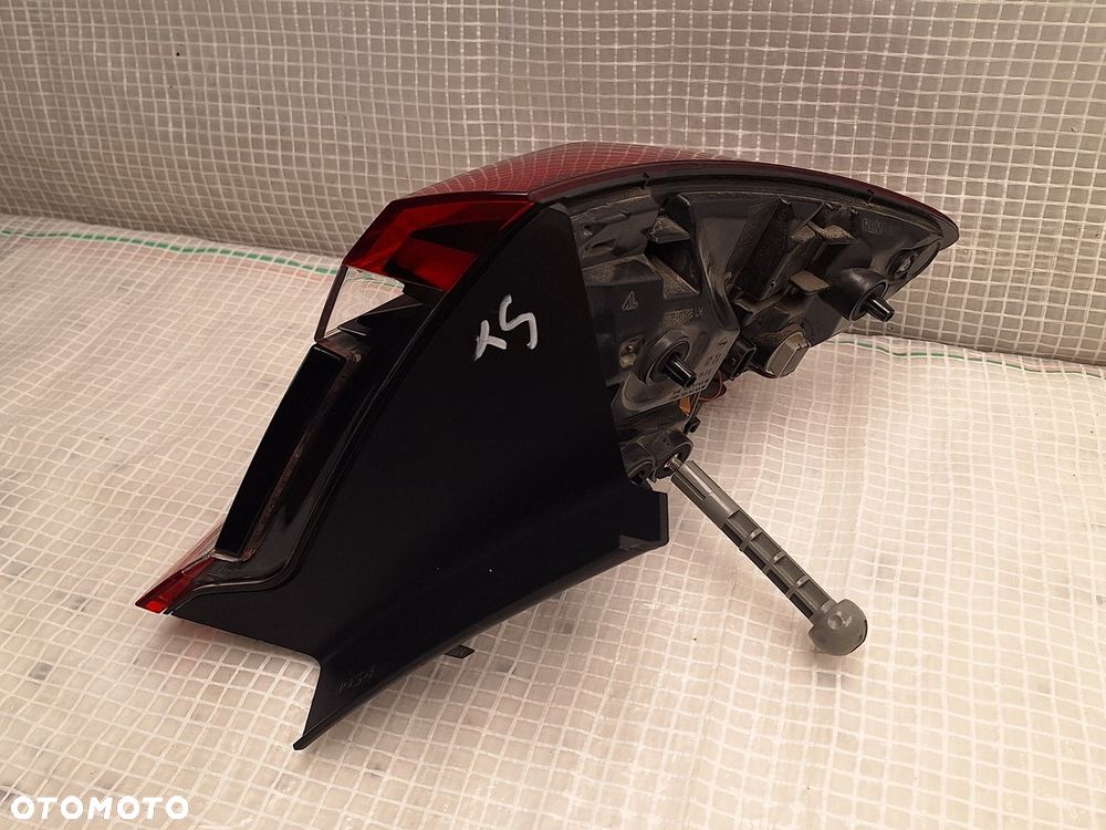 lampa tyl tylna lewa renault captur II 2019- led 265555698r europa orginal demontaz - 4