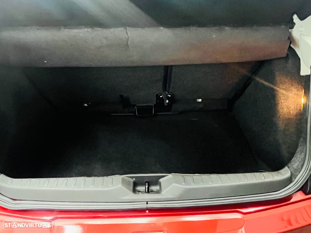 Nissan Micra 1.6 160SR - 35