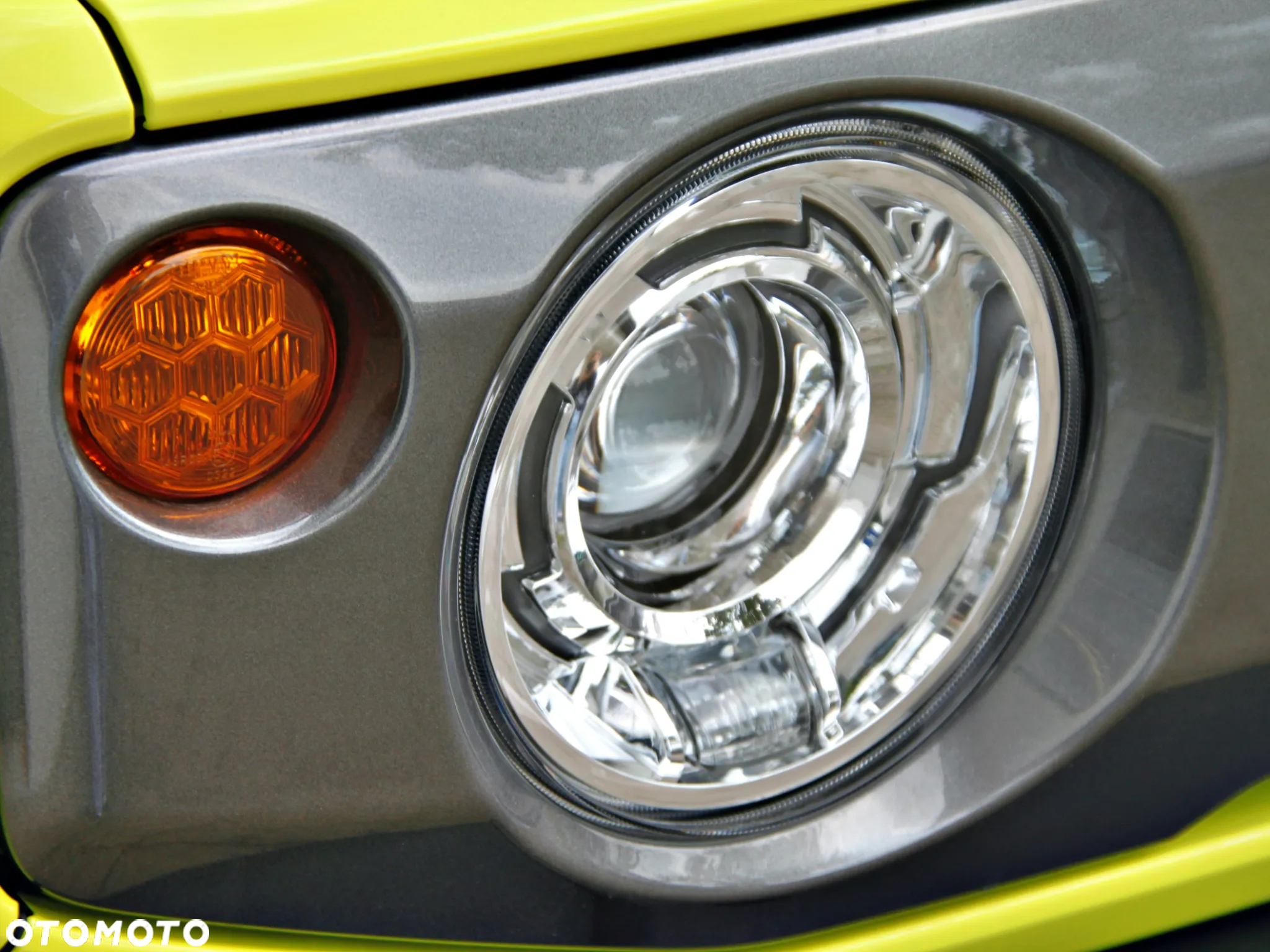 Suzuki Jimny 1.5 Premium - 10