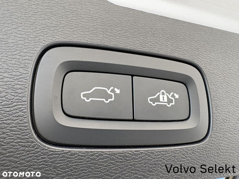 Volvo V60 Cross Country - 24