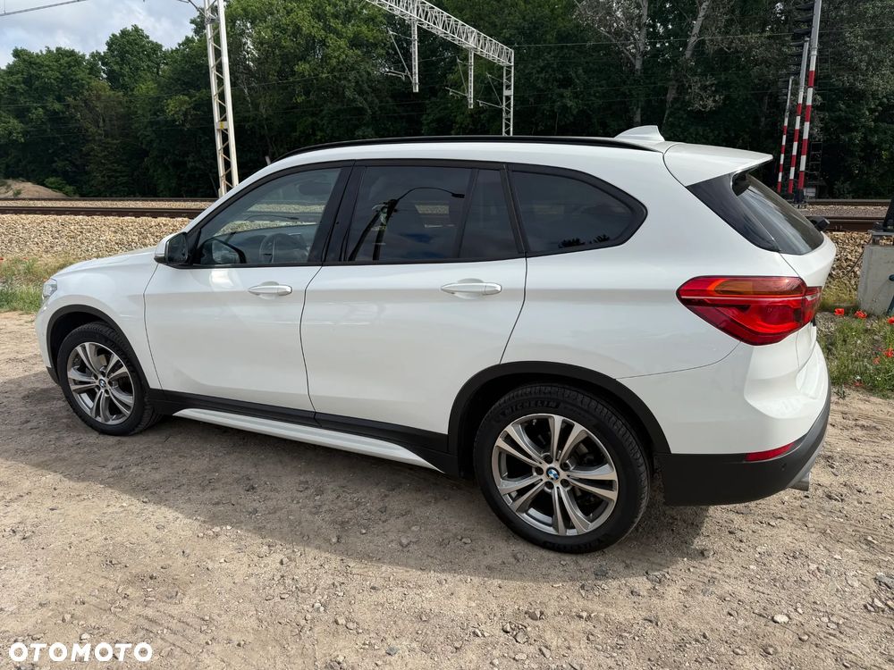 BMW X1 xDrive18d Sport Line - 3