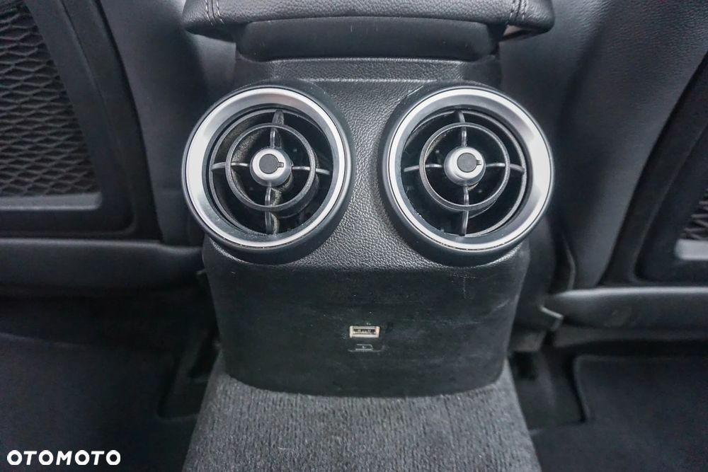 Alfa Romeo Giulia 2.0 Turbo Veloce Q4 - 29