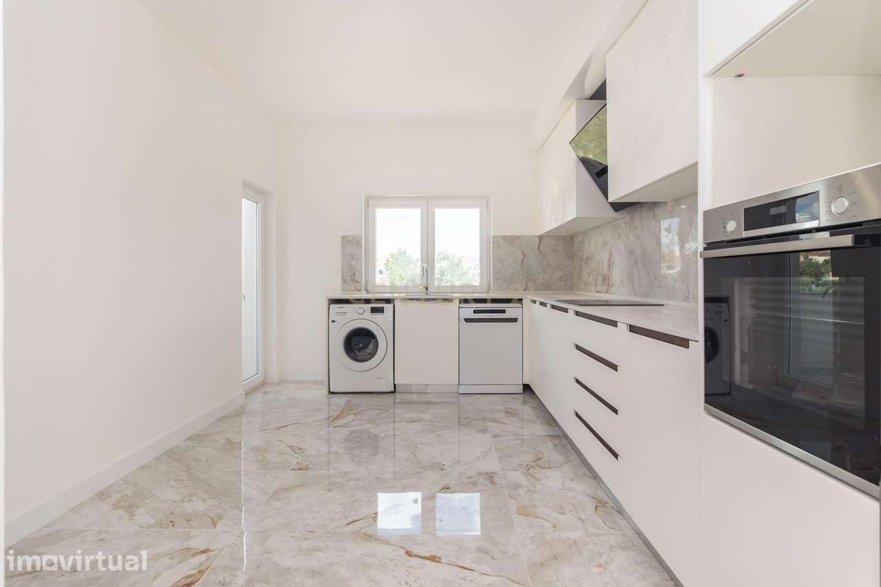 Condominio Fechado Moradia Nova T3 +Sotão e Garagem Canto Pinheiro - Grande imagem: 2/37