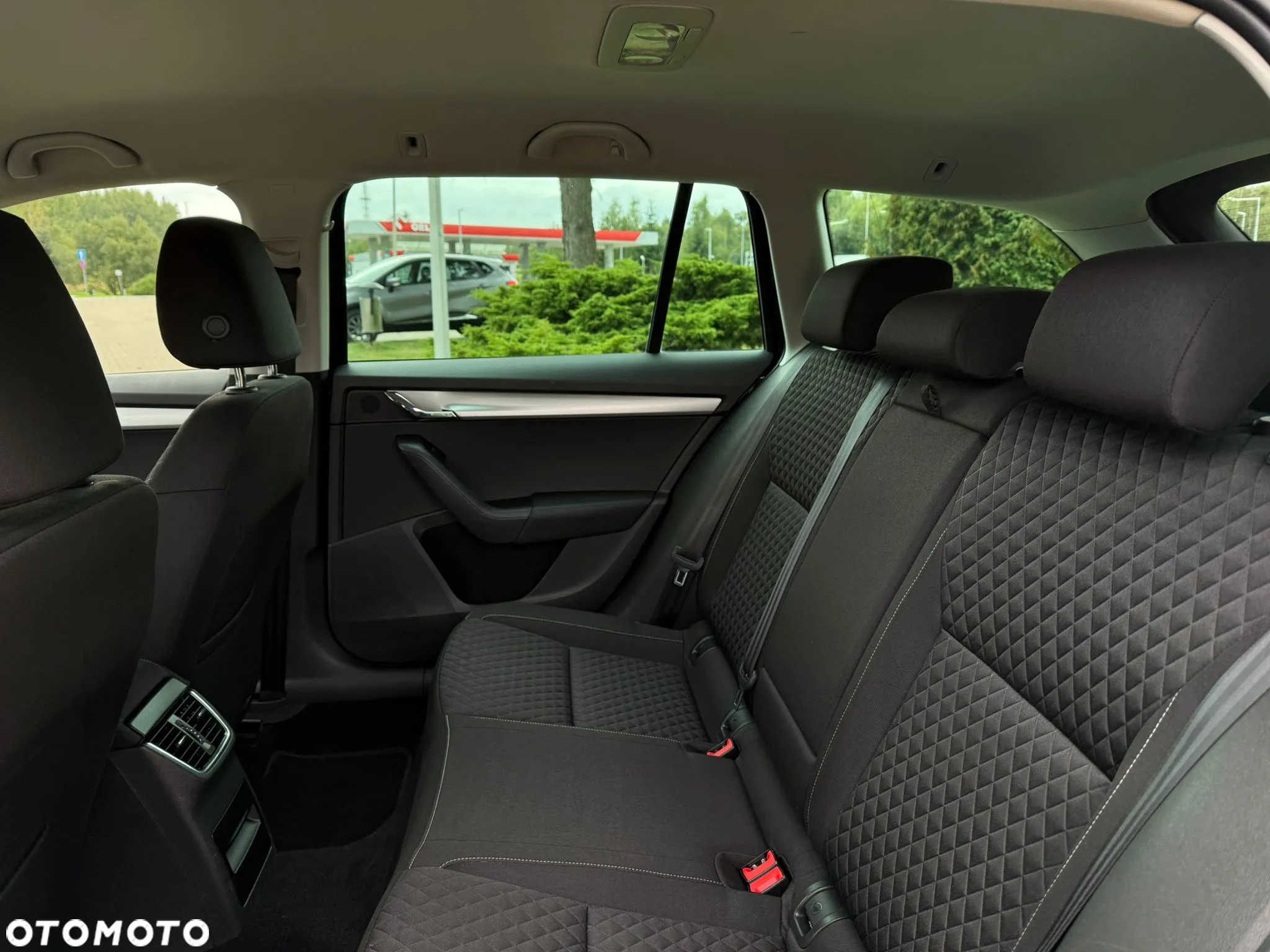 Skoda Octavia Combi 2.0 TDI DSG Exclusive - 12