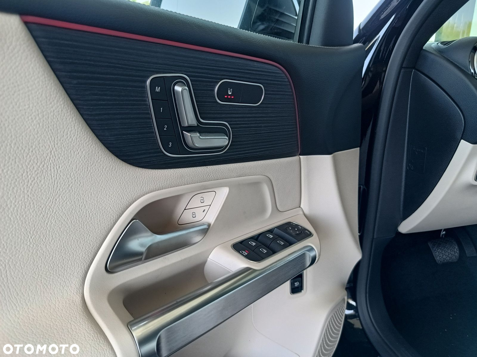 Mercedes-Benz GLB - 17