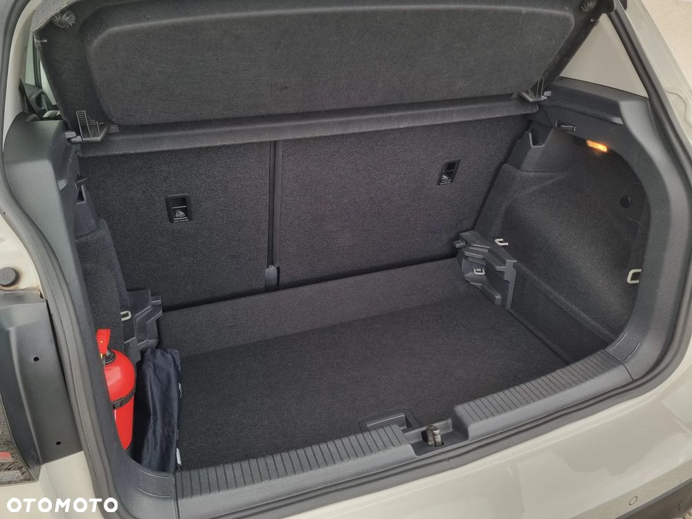 Volkswagen T-Cross - 12