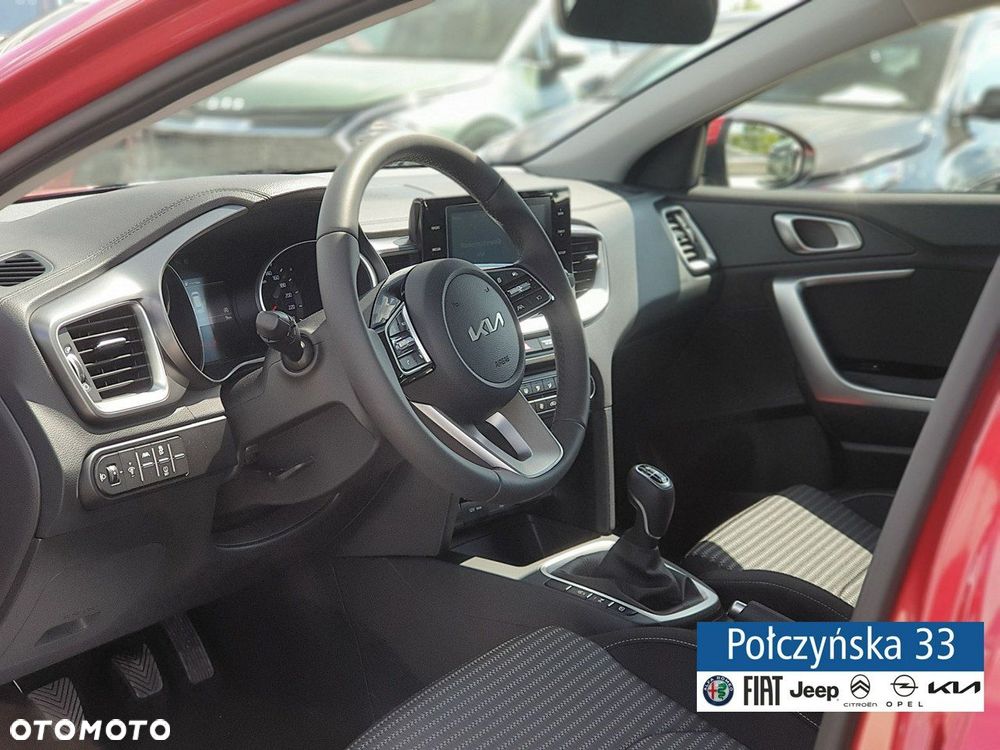 Kia Ceed - 11