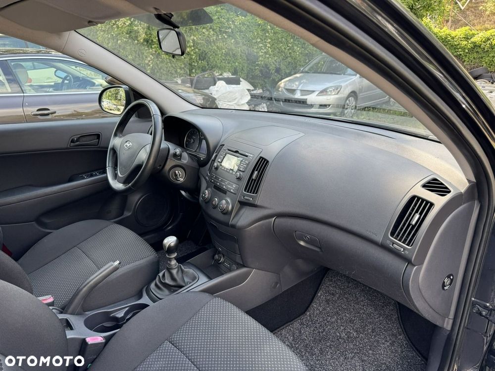 Hyundai i30 i30cw 1.4 FIFA WM Edition - 14