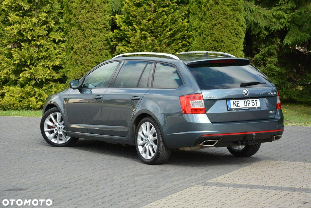 Skoda Octavia Combi 2.0 TDI DSG RS - 6