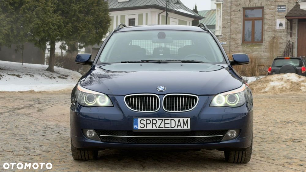 BMW Seria 5 525d - 23