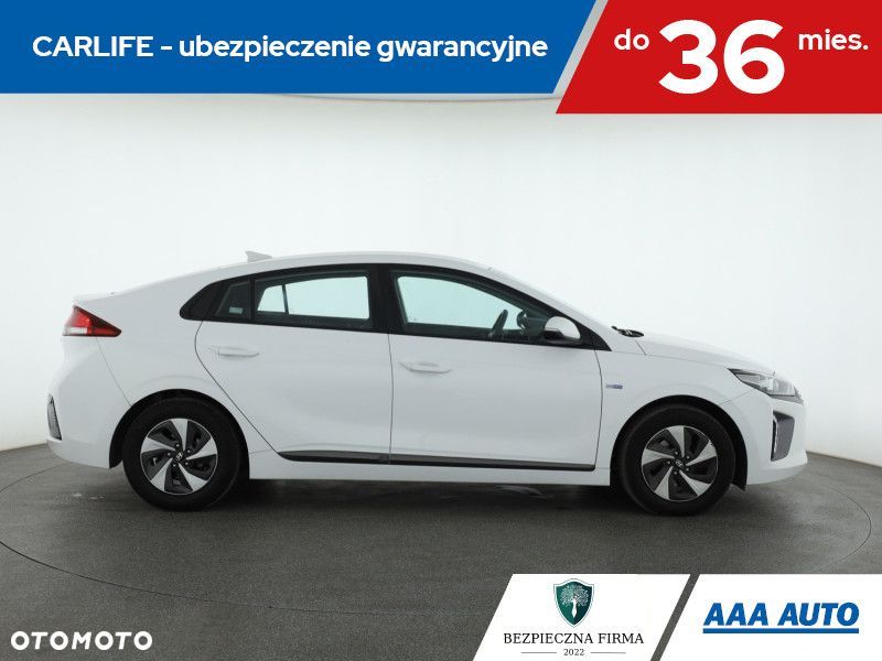 Hyundai IONIQ - 7