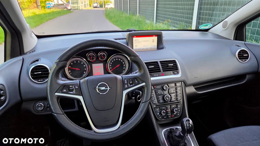 Opel Meriva 1.4 T Essentia S&S - 31