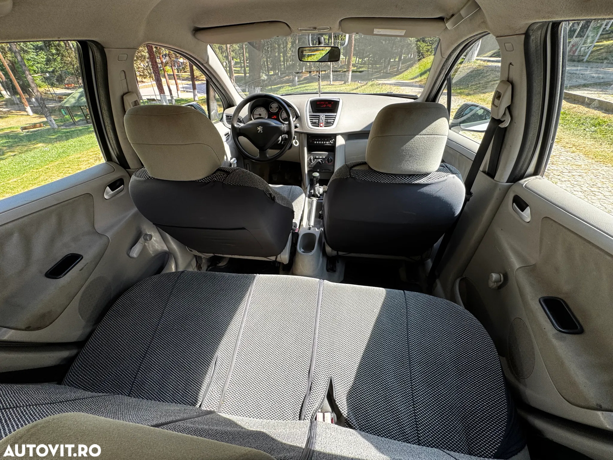 Peugeot 207 1.4HDI Urban - 6