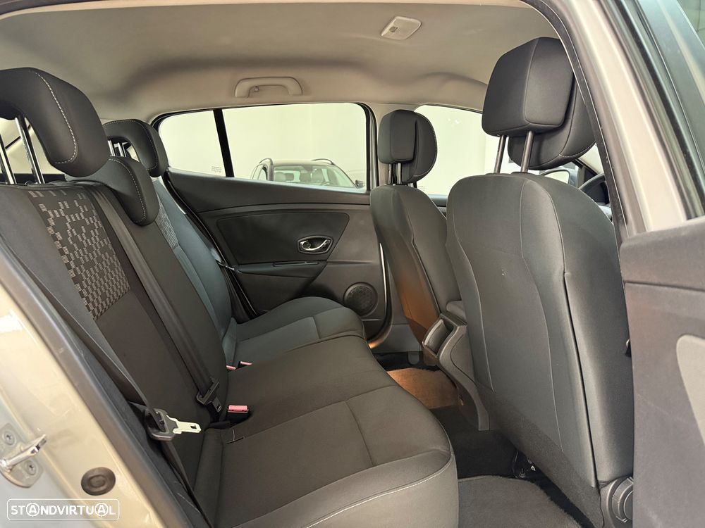 Renault Mégane 1.5 dCi Dynamique CO2 Champion - 16