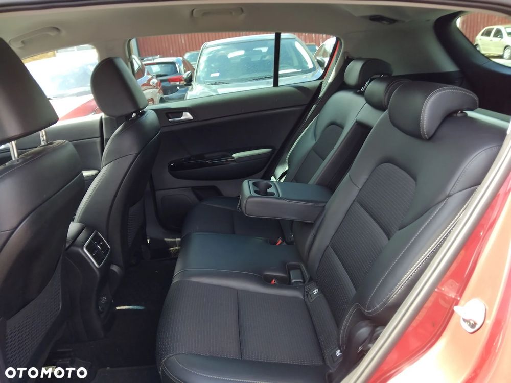 Kia Sportage 1.6 GDI Black Edition 2WD - 22