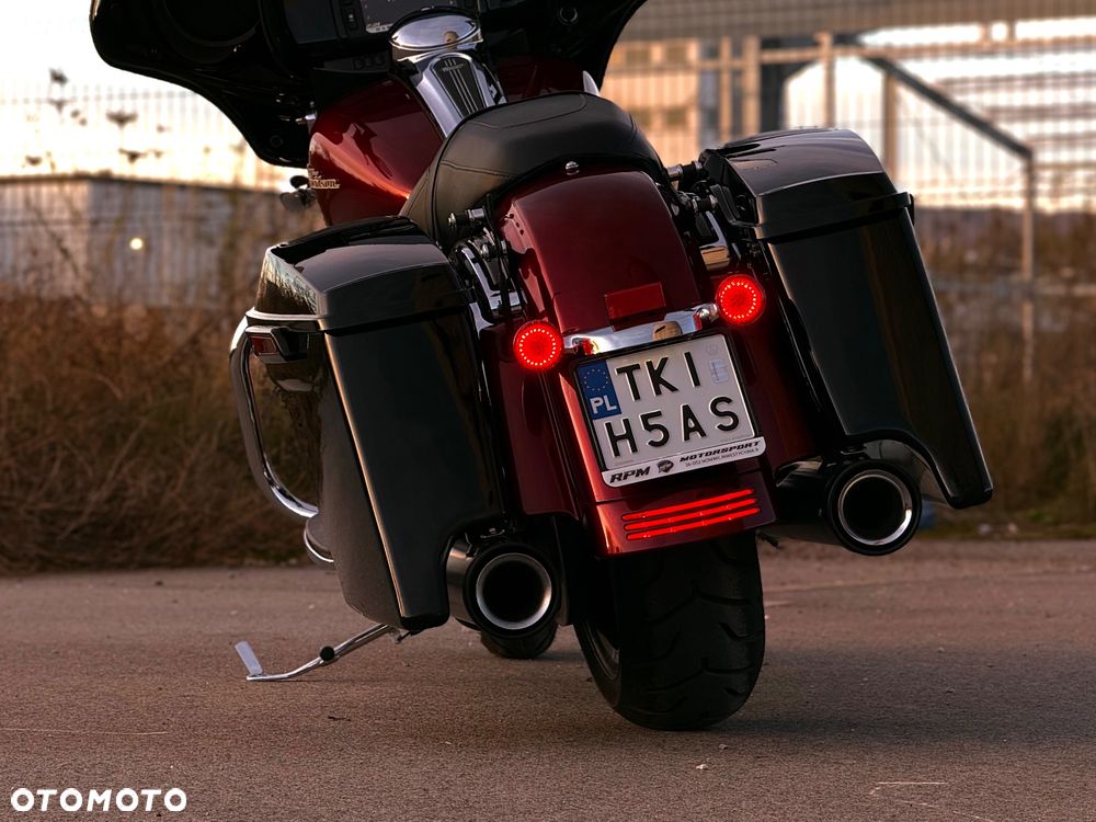 Harley-Davidson Touring Street Glide - 38