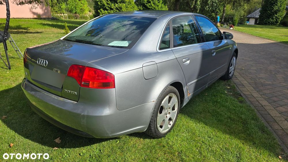 Audi A4 Limousine - 5