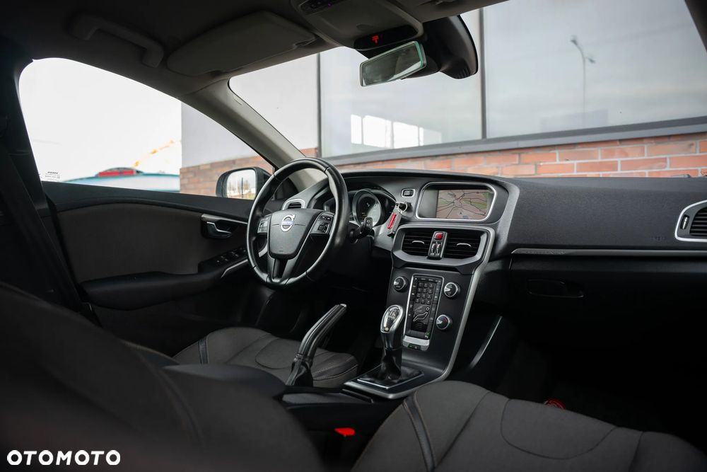 Volvo V40 Cross Country D3 Momentum - 28