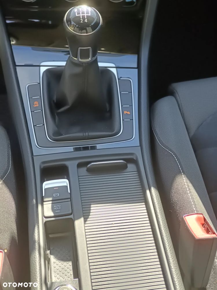 Volkswagen Golf 1.6 TDI BlueMotion Comfortline - 15