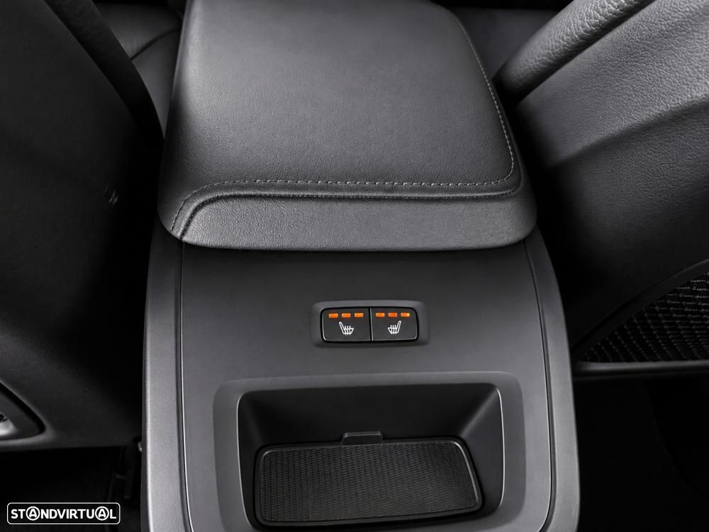 Volvo XC 60 T6 AWD Recharge Plus Dark - 44