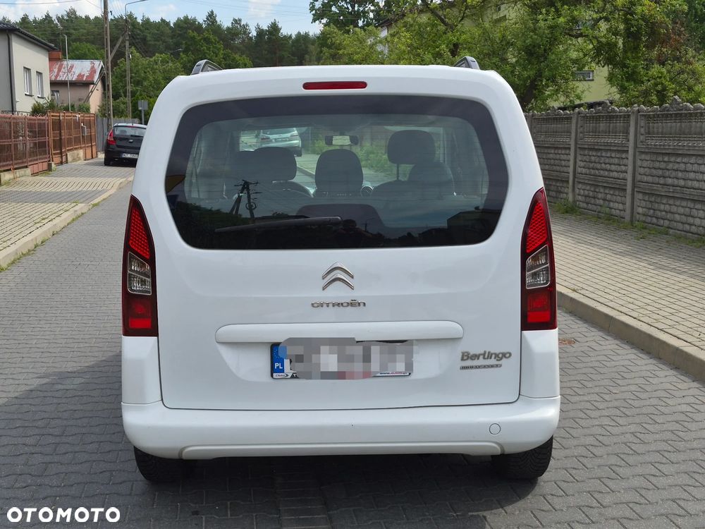 Volkswagen Touran 1.6 TDI DPF BlueMot Comfortline - 4