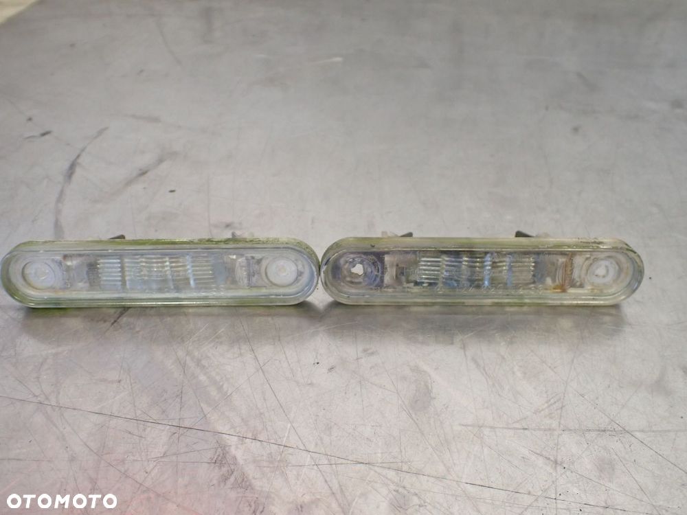 LAMPKA PODŚWIETLENIA TABLICY MERCEDES - BENZ W124 E300 2.3 - 1