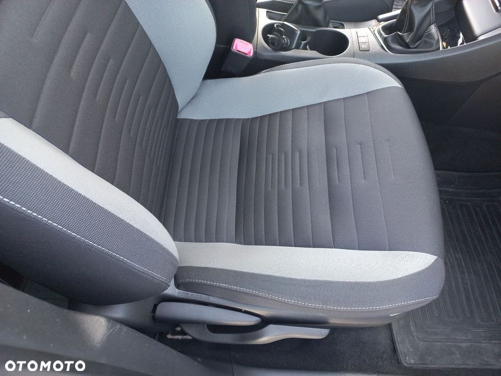 Toyota Auris 1.6 D-4D Premium - 10