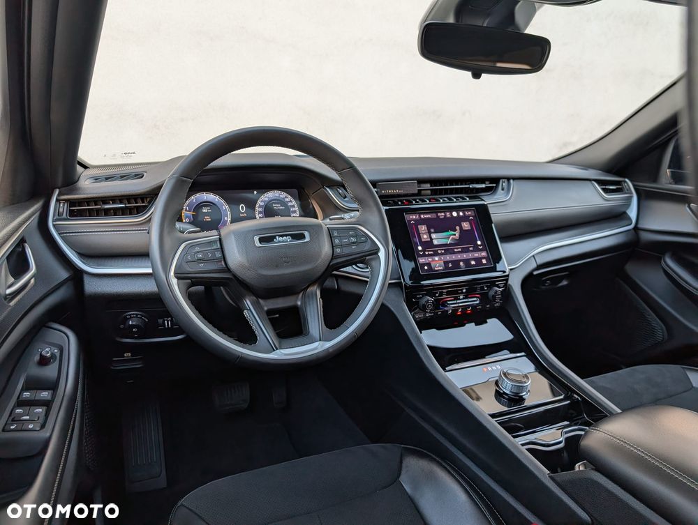 Jeep Grand Cherokee - 19
