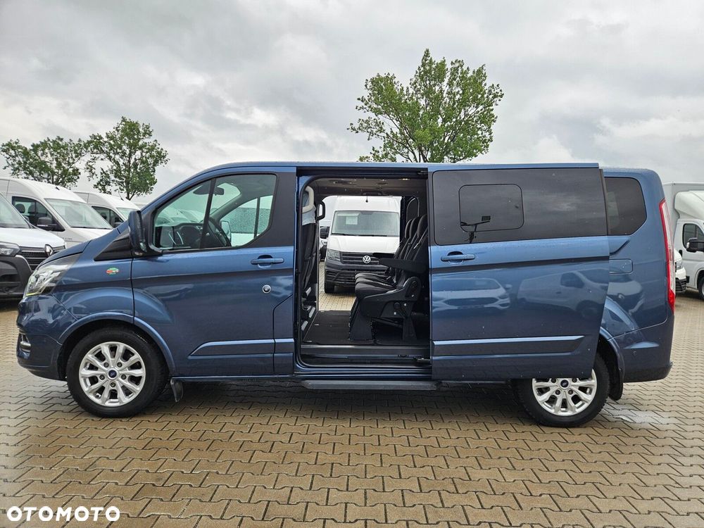 Ford Tourneo Custom - 11