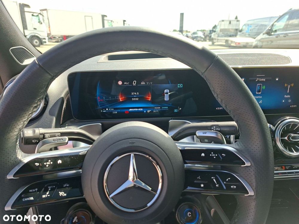 Mercedes-Benz GLB - 11