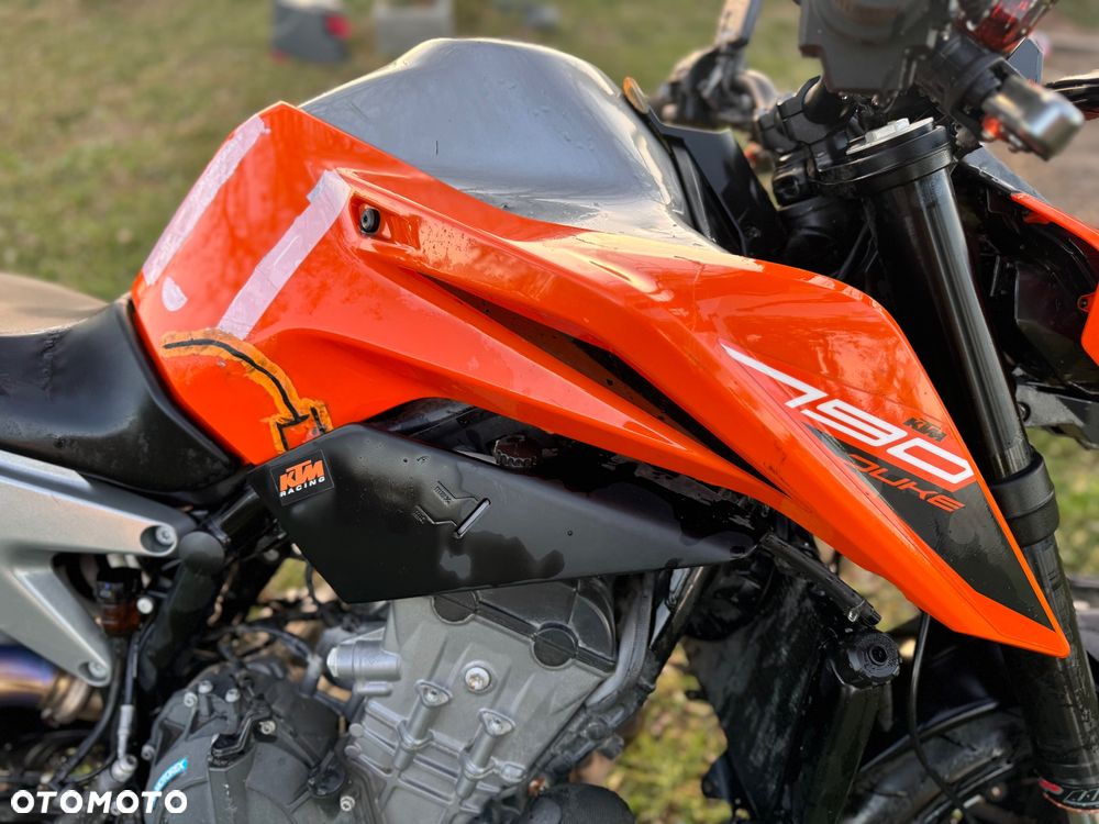 KTM Duke 790 - 2