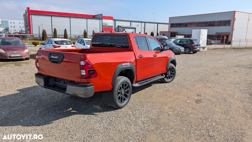 Toyota Hilux 2.8D 204CP 4x4 Double Cab AT MHEV Invincible - 4
