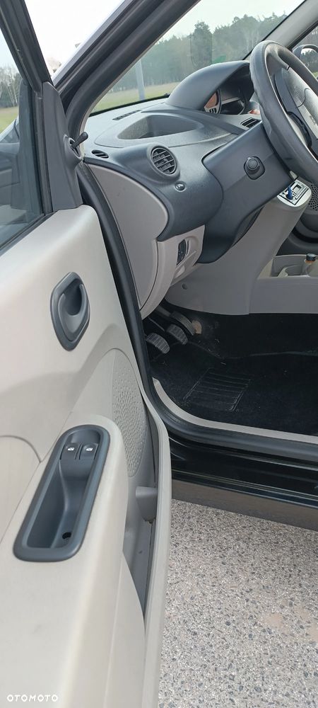 Renault Twingo 1.2 8V Authentique - 11