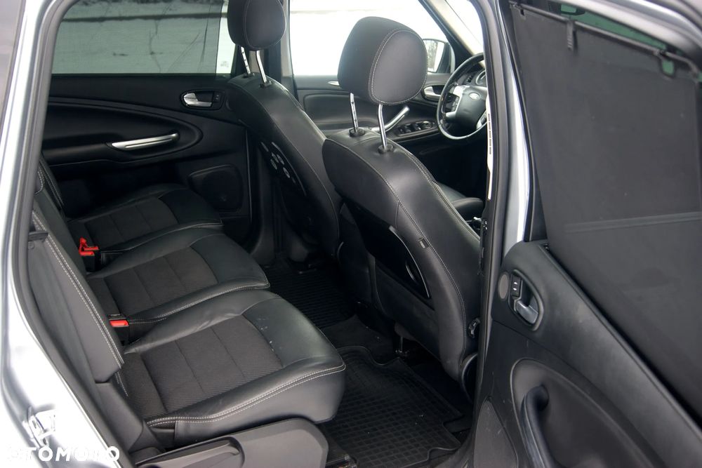 Ford S-Max 2.0 TDCi DPF Titanium - 32