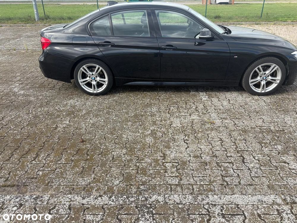 BMW Seria 3 320d M Sport - 9