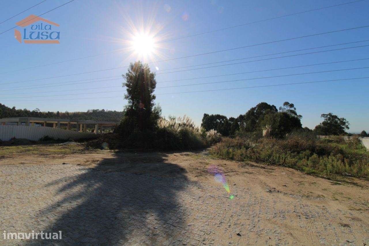 Terreno com 12.317 m2 no centro dos Carvalhos para a construção de ... - Grande imagem: 2/14