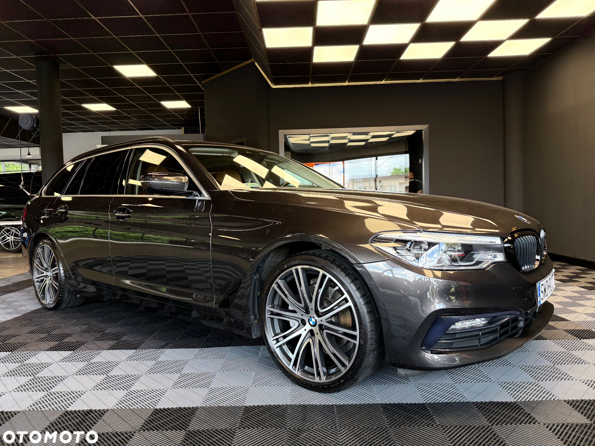 BMW Seria 5 520d Luxury Line sport - 11