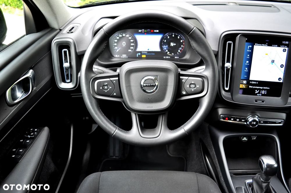Volvo XC 40 T2 Momentum Pro - 23