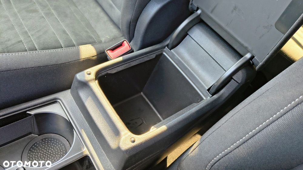 Volkswagen Touran - 29