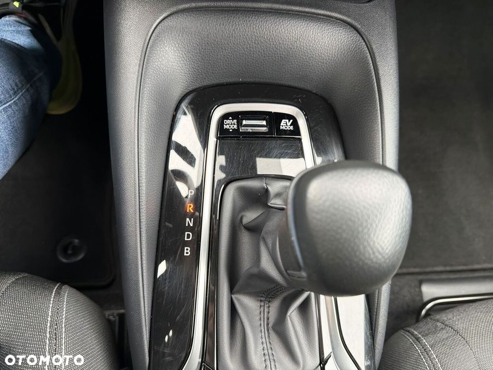 Toyota Corolla 1.8 Hybrid Comfort - 21