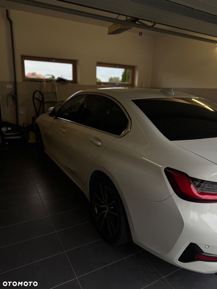 BMW Seria 3 330i xDrive M Sport sport - 4