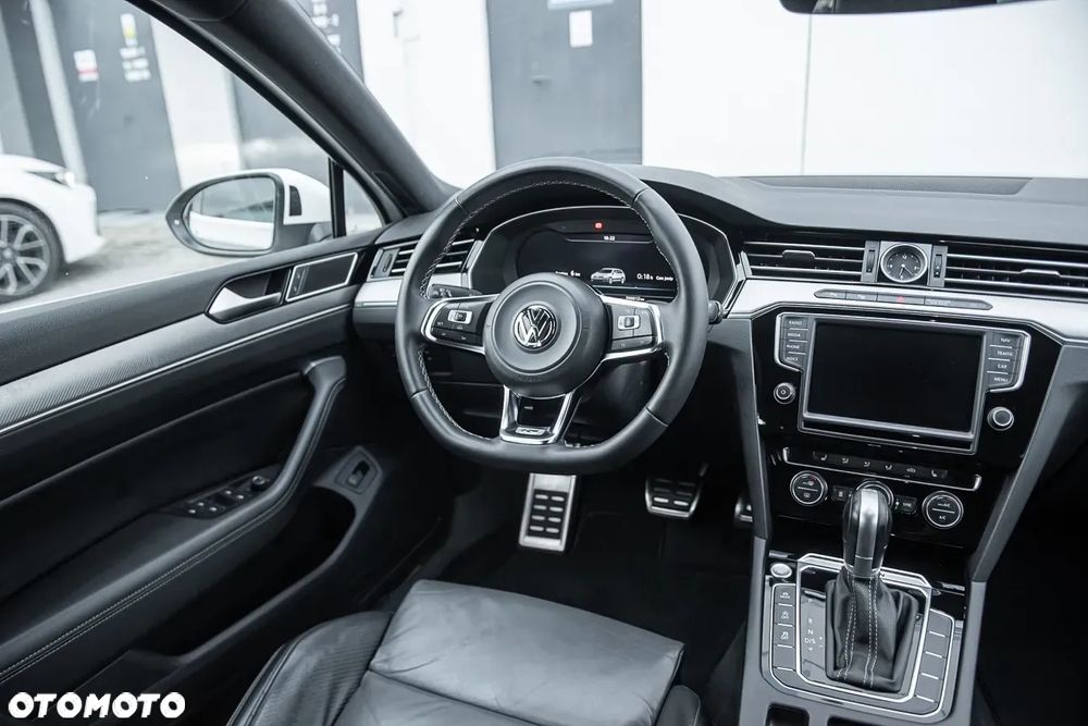 Volkswagen Passat - 27