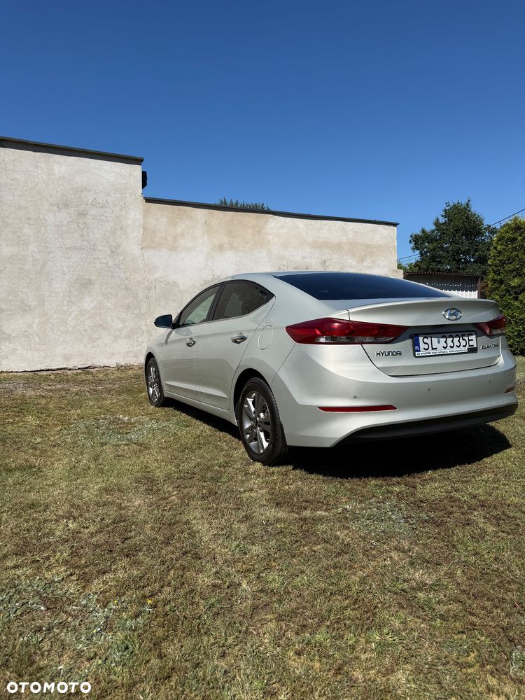 Hyundai Elantra 1.6 Comfort - 4