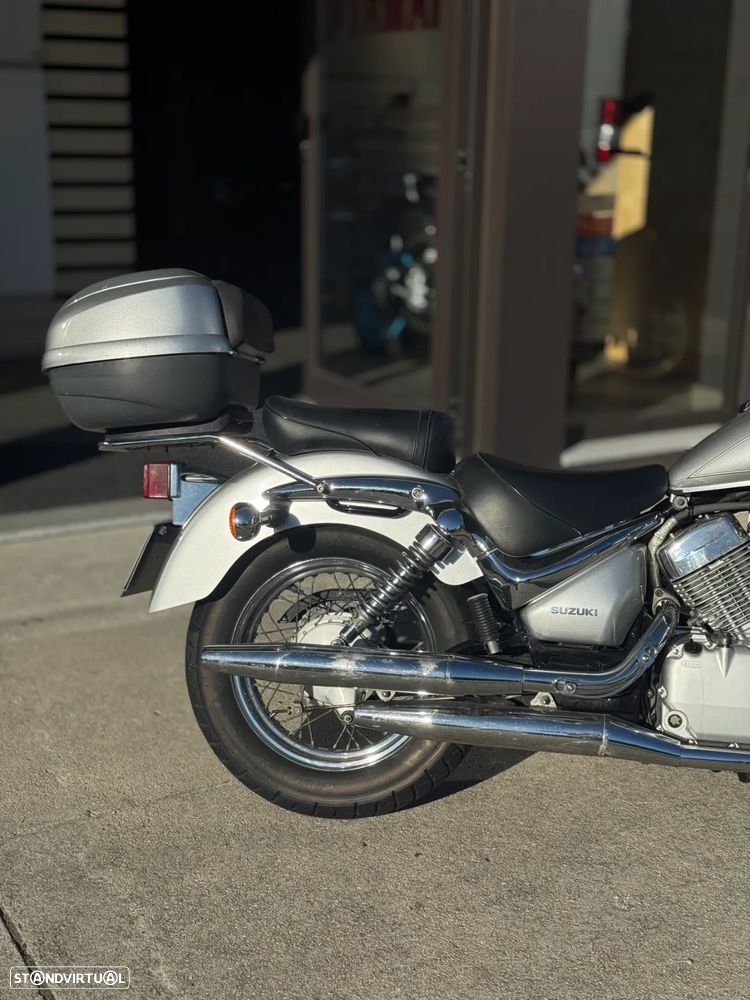 Suzuki VL Intruder - 3