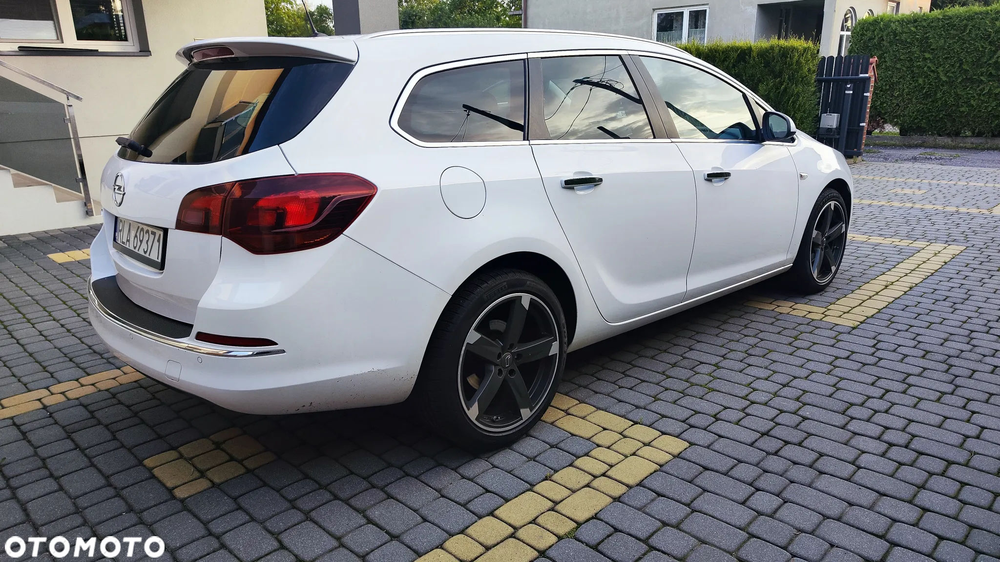 Opel Astra GTC 1.4 Turbo - 8